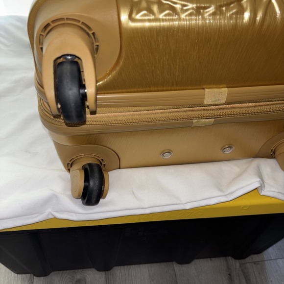 Disney Minnie Mouse FŪL 21" Luggage Spinner Rose Gold - Picture 8 of 9